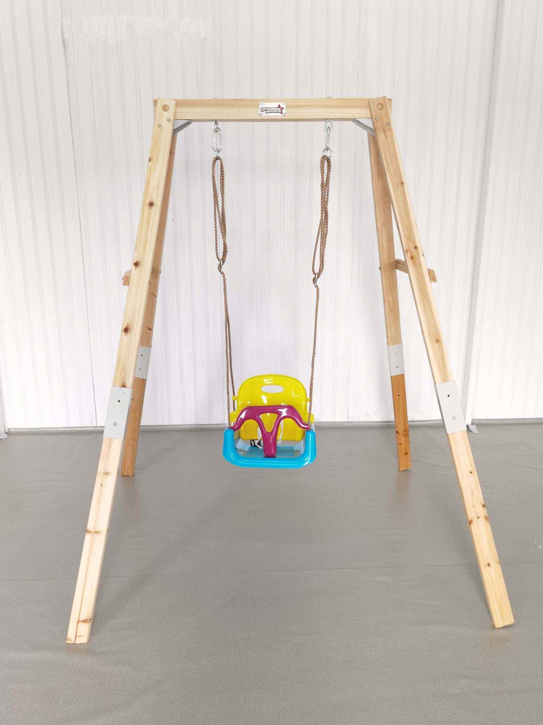 Growing Giraffe Wooden Swing Set | Height-Adjustable Frame for Toddlers | LK77
