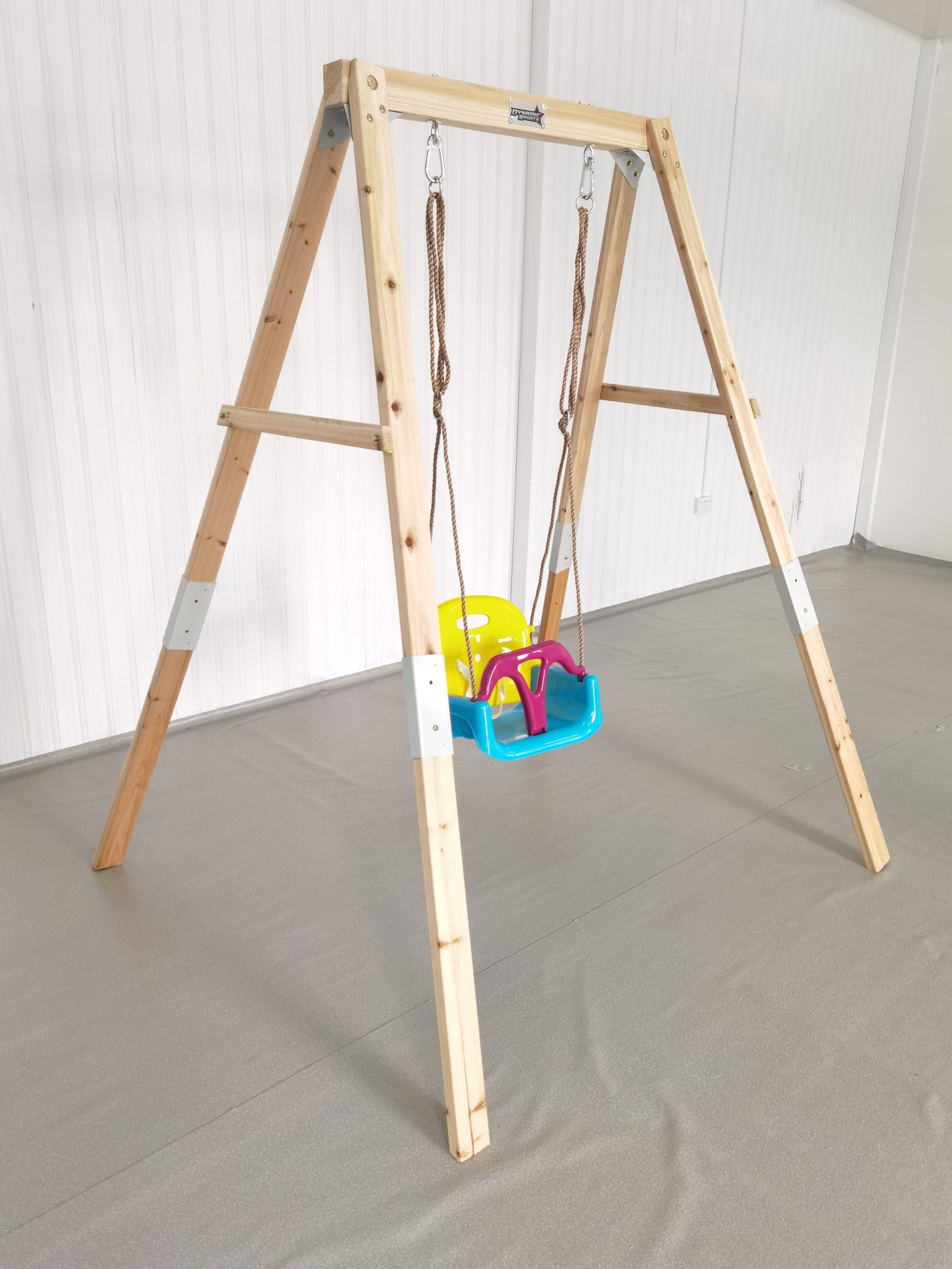 Growing Giraffe Wooden Swing Set | Height-Adjustable Frame for Toddlers | LK77