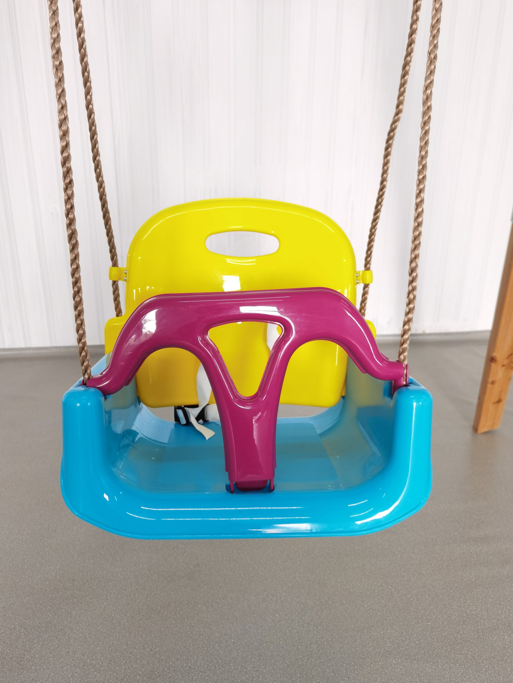 Growing Giraffe Wooden Swing Set | Height-Adjustable Frame for Toddlers | LK77