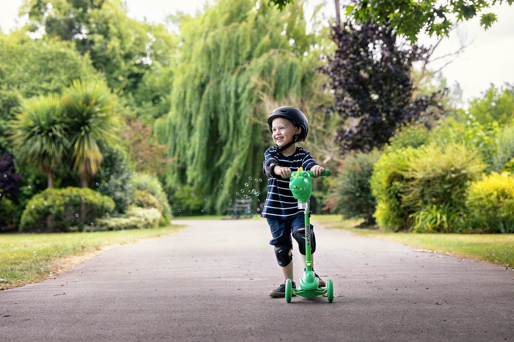 Xootz Dinosaur Bubble Go Scooter - Green